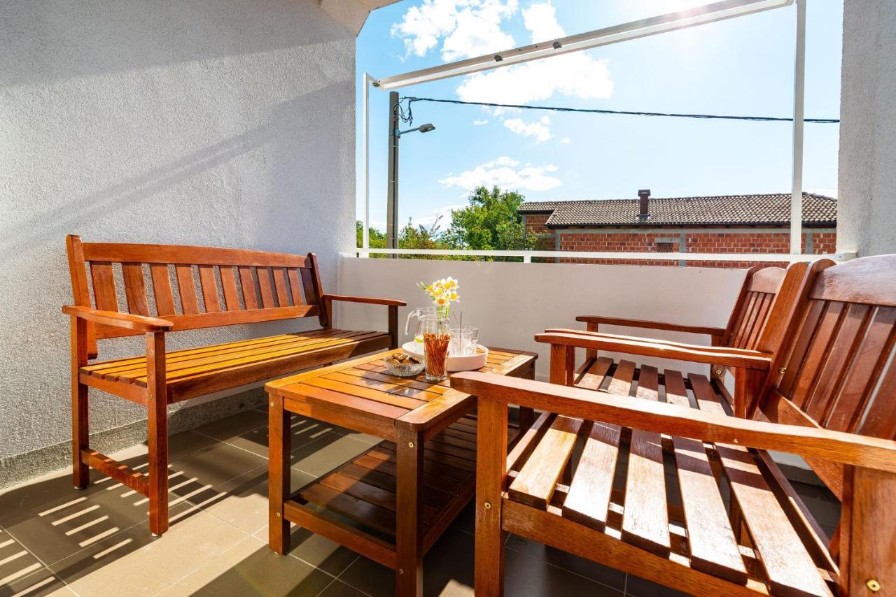 Apartment Maia Lena For Family جاسينايس المظهر الخارجي الصورة